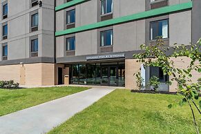 Echo Suites Sterling