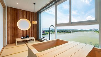 HOTEL OPUS