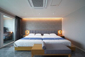 HOTEL OPUS