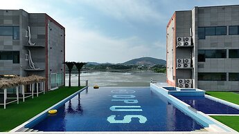 HOTEL OPUS