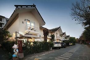 Tengchong Hot Spring Family Resort
