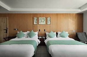 Tengchong Hot Spring Family Resort
