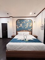 Vangvieng Night Market Resort