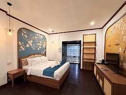 Vangvieng Night Market Resort