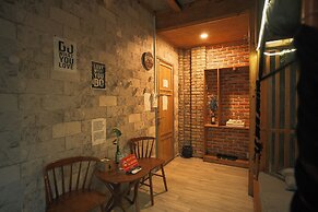 1984 Hotel Kien Giang