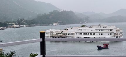Hotel Lake Star Bistro