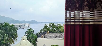 Hotel Lake Star Bistro