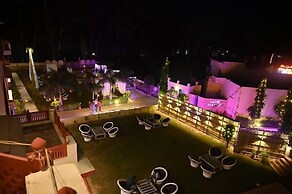 The Quila Camps & Resort