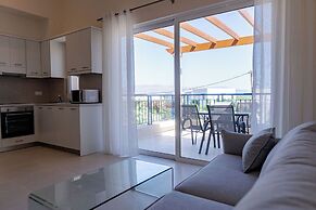 Phaedrus Living: Seaside Thalassa Cretan 201