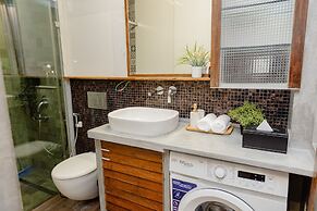 Modern 1BR Walk to Beach & City Spots