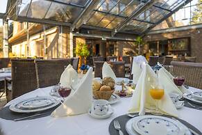 AMAYA Hotel & Suites