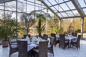 AMAYA Hotel & Suites