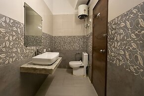 Hotel Yash Regency - Managed by JMD Group