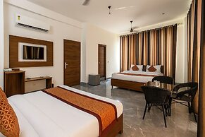 Hotel Yash Regency - Managed by JMD Group