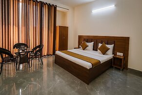 Hotel Yash Regency - Managed by JMD Group