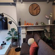 Charming Victorian Apartment in Central Wolverhampton