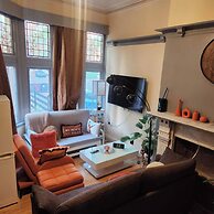 Charming Victorian Apartment in Central Wolverhampton