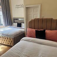 Charming Victorian Apartment in Central Wolverhampton