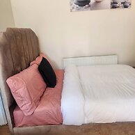 Charming Victorian Apartment in Central Wolverhampton