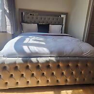 Charming Victorian Apartment in Central Wolverhampton