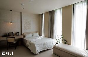 EL Where Hotel