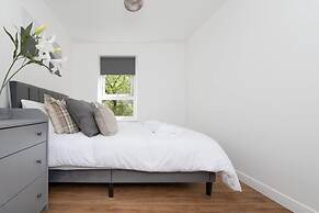 2bedroom Apartment-free Parking
