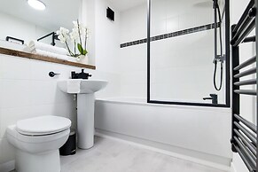 2bedroom Apartment-free Parking