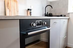 2bedroom Apartment-free Parking