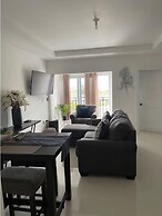 Modern Luxury 1BR Condo in Kingston
