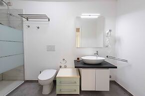 Brand new apartment in Florence by MMega