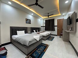 Satya Nikunj INN