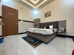 Satya Nikunj INN