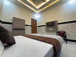 Satya Nikunj INN