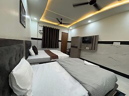 Satya Nikunj INN
