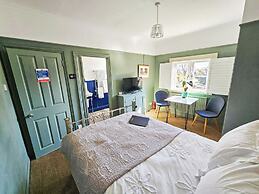 The Lodge Stanwell