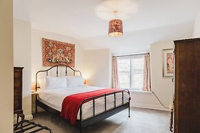 Cozy Cotswolds Retreat in Dursley