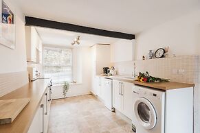 Cozy Cotswolds Retreat in Dursley