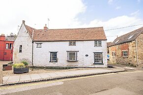 Cozy Cotswolds Retreat in Dursley