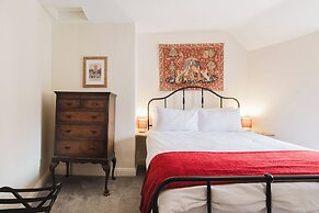Cozy Cotswolds Retreat in Dursley