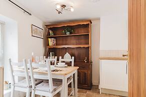 Cozy Cotswolds Retreat in Dursley