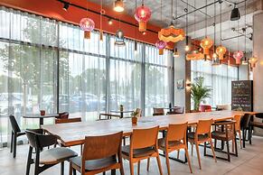 Moxy Verona