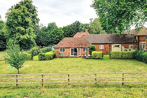 Idyllic Countryside Cottage