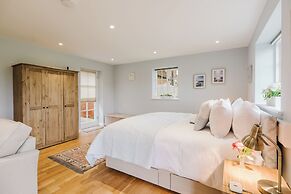 Idyllic Countryside Cottage
