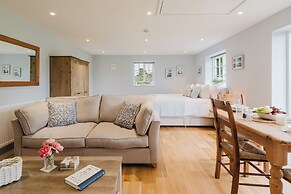 Idyllic Countryside Cottage