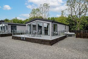 Paddock Lodges Deluxe 2 Bed Chalet