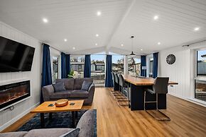 Paddock Lodges Deluxe 2 Bed Chalet