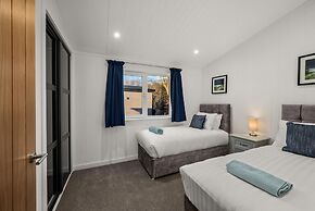 Paddock Lodges Junior 2 Bed Chalet