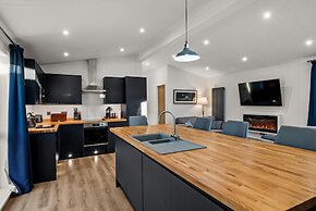 Paddock Lodges Junior 2 Bed Chalet