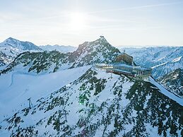 Glacier Hotel Grawand