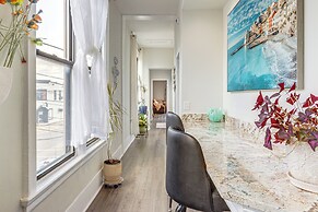 Walkable Apt in York St Historic District